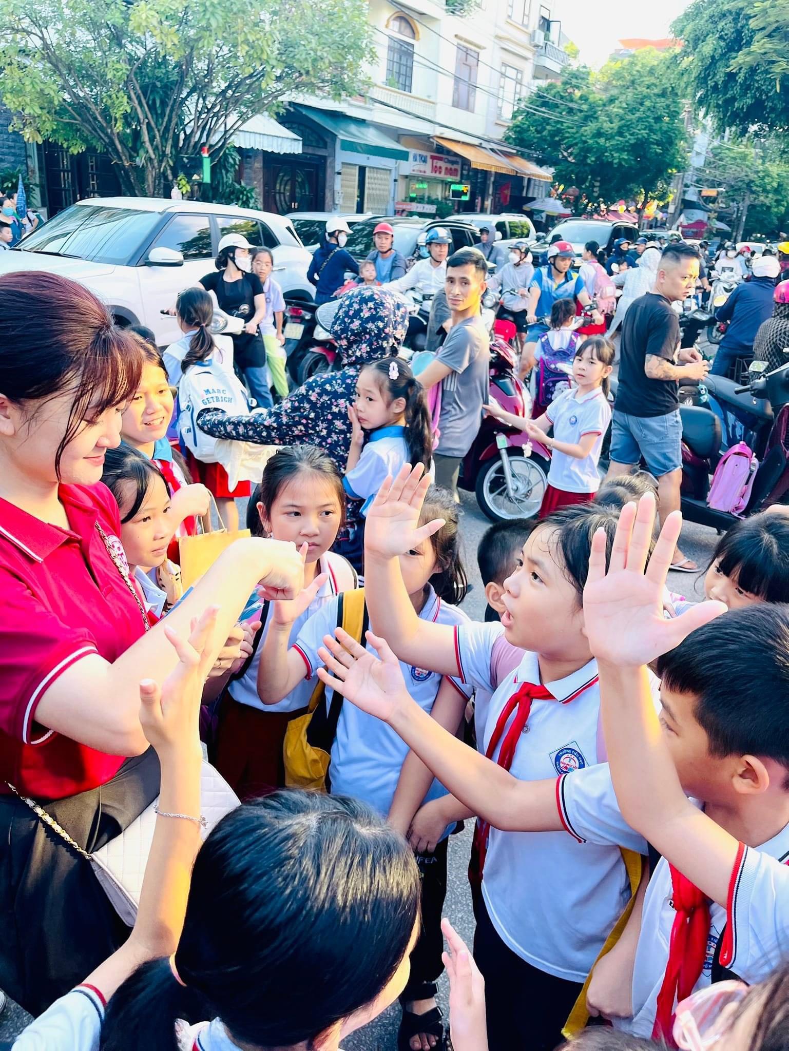 TUYỂN DỤNG CHUYÊN VIÊN KINH DOANH